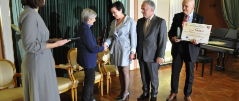 Wręczenie nagrody Pani Jolancie Kochańskiej